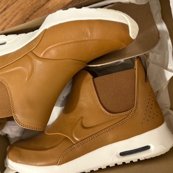 Nike Air Max Thea NEW Size 8 - Picture 2 of 3